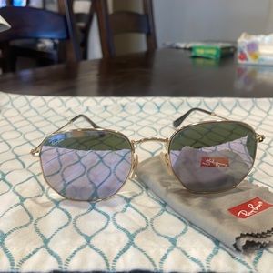 Hexagon Ray Bans with lilac mirrored lenses